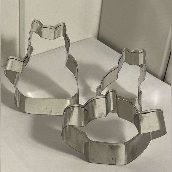 3 Vintage COOKIE CUTTERS Mom Cat Kitten Teapot Silver 90s New LOT Kitchen Decor - Picture 1 of 10